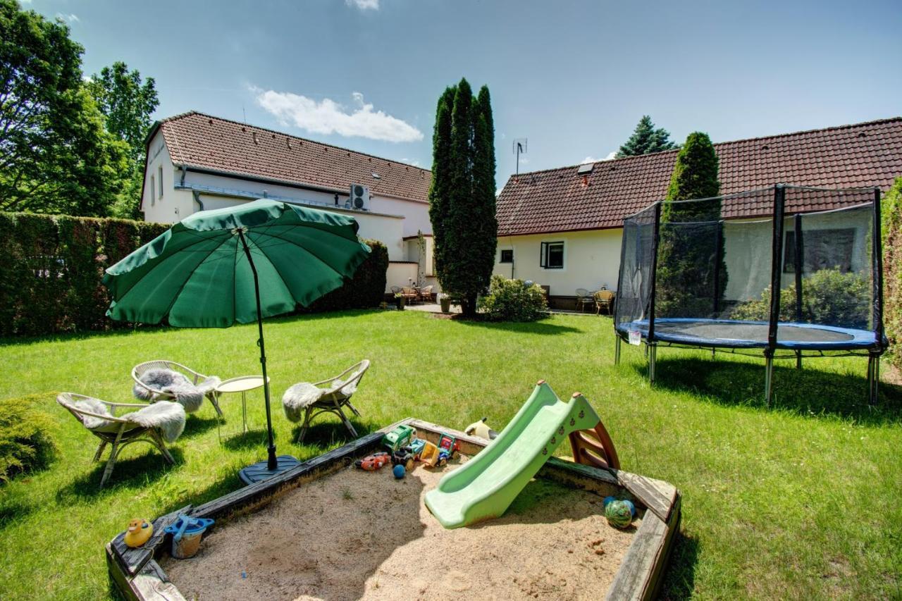 Penzion U Zameckeho Parku Třeboň 외부 사진